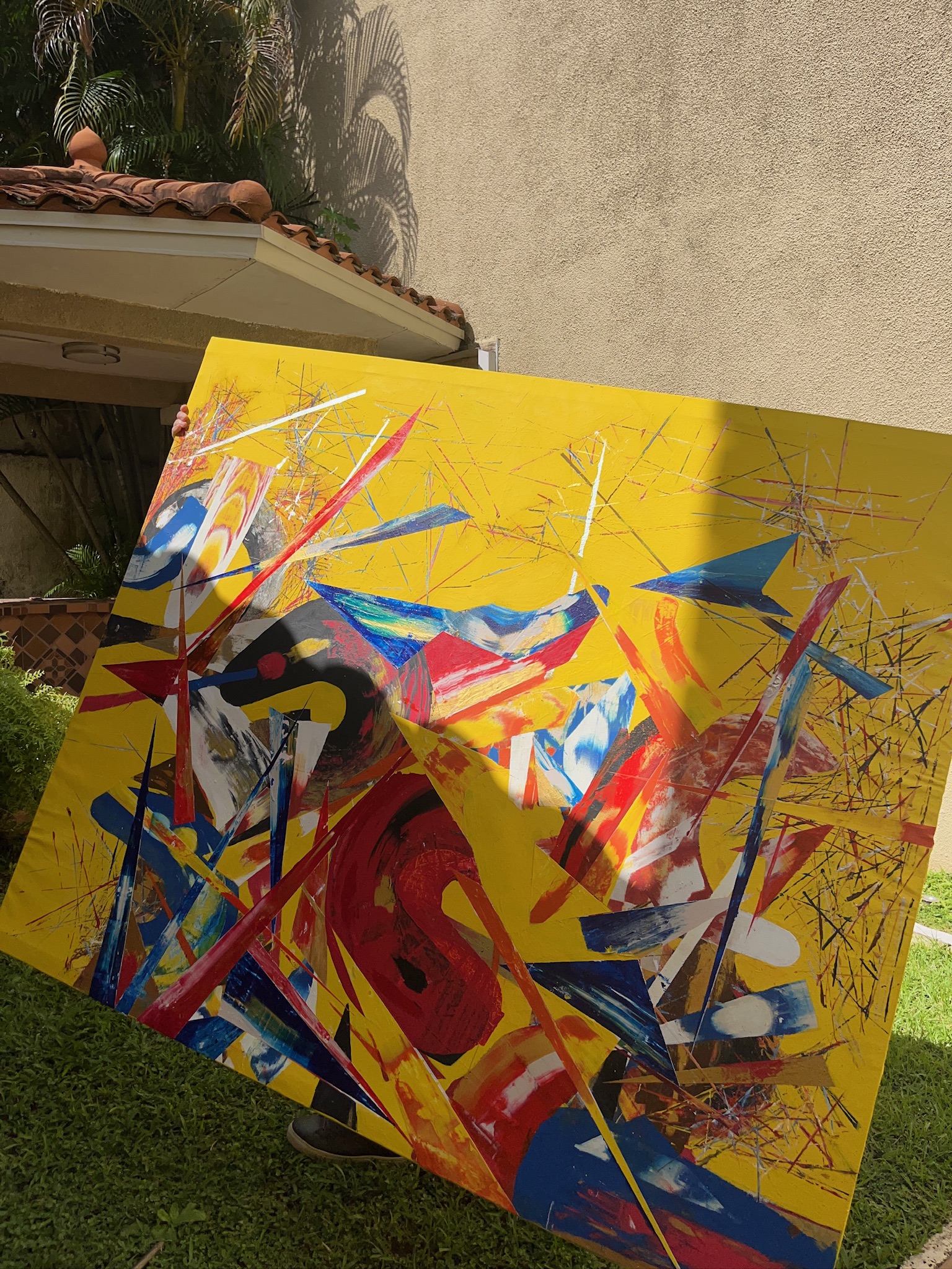 Abstract composition with fluid motion and texture